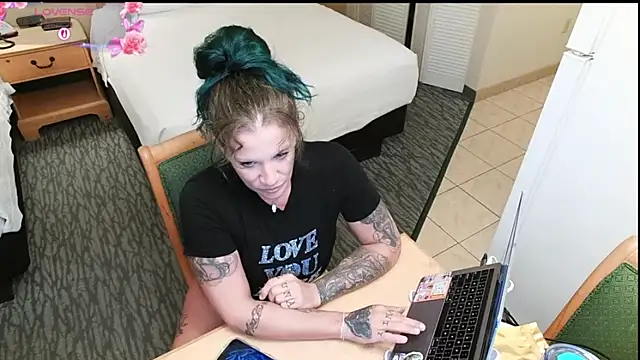 the naked siren online show from 09.10.25