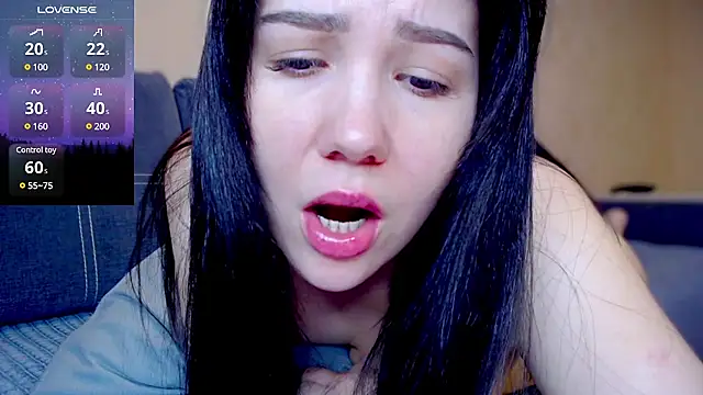 Snapshot of AlexaCruze chatting on 01.14.25 AlexaCruze online show from 01.14.25