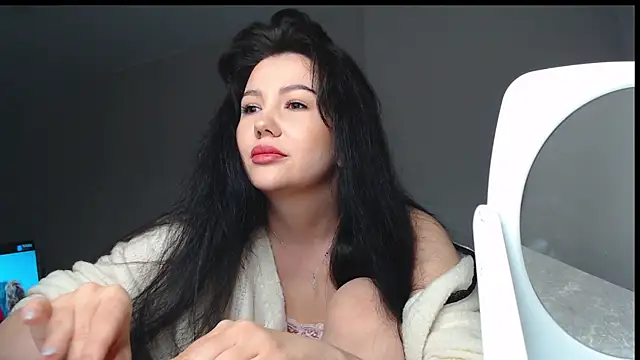 Snapshot of AlexaCruze chatting on 09.27.25 AlexaCruze online show from 09.27.25