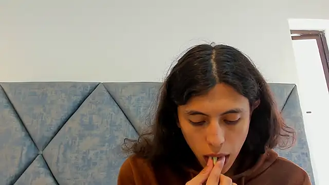 FreyaMoller online show from 02.04.26