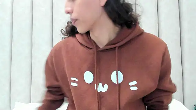 FreyaMoller online show from 02.15.26