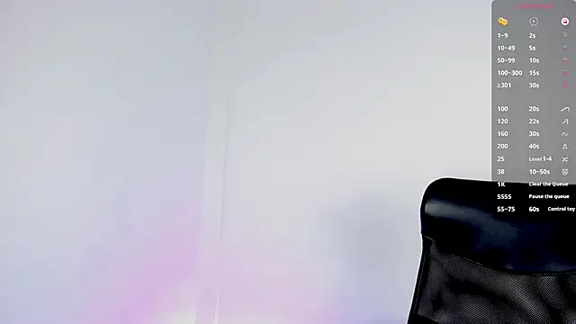 sophie alice  online show from 02.13.25