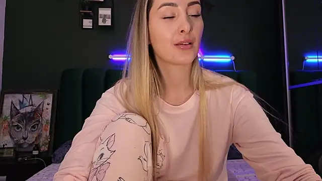 kimmie meow online show from 12.19.24