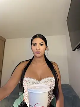 Snapshot of Kimm_khalifa chatting on 06.22.26 Kimm khalifa online show from 06.22.26