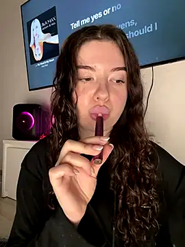 Kimi Ass online show from 11.05.25