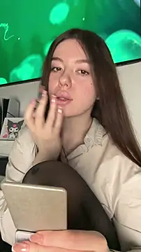 Snapshot of Kimi_Ass chatting on 04.21.26 Kimi Ass online show from 04.21.26