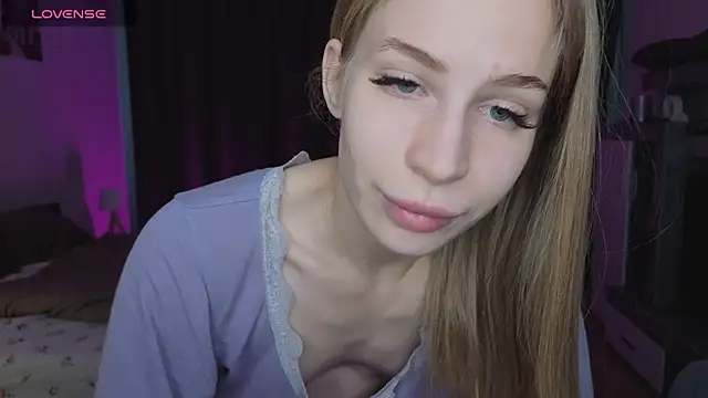 Elis Fox online show from 04.19.26