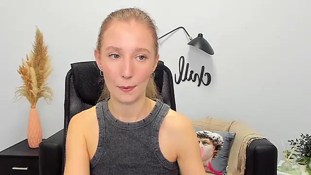 Snapshot of LolaWilsons chatting on 01.30.25 LolaWilsons online show from 01.30.25