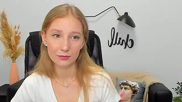 Snapshot of LolaWilsons chatting on 03.14.25 LolaWilsons online show from 03.14.25