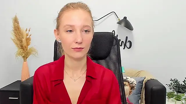 Snapshot of LolaWilsons chatting on 03.20.25 LolaWilsons online show from 03.20.25