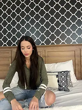 Amber Rush  online show from 02.17.25