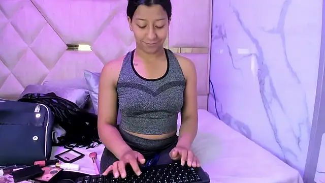 Snapshot of VaneLin18 chatting on 02.03.26 VaneLin18 online show from 02.03.26