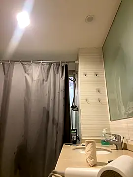 Snapshot of ace2p chatting on 09.25.25 ace2p online show from 09.25.25