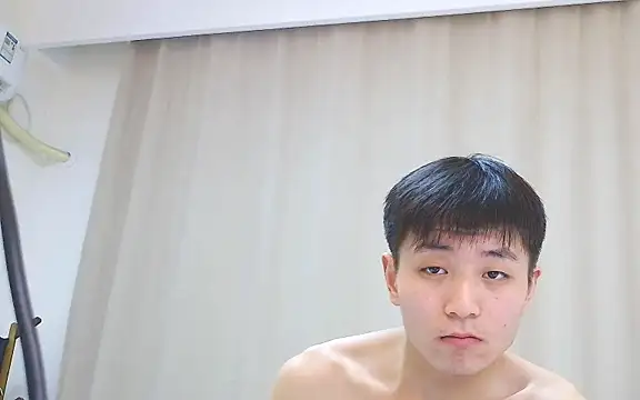 Snapshot of ace2p chatting on 11.02.25 ace2p online show from 11.02.25