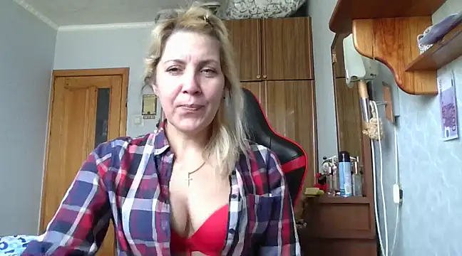 IrinaB1 online show from 02.22.25