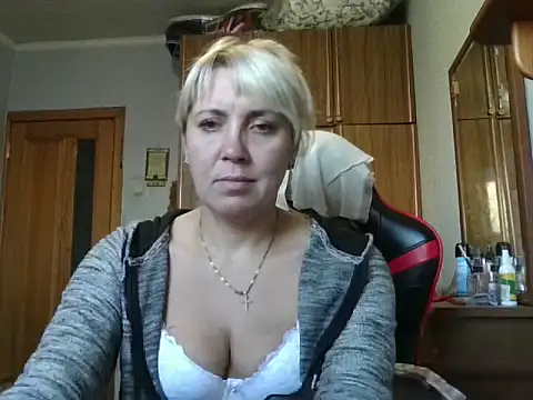 IrinaB1 online show from 10.23.25