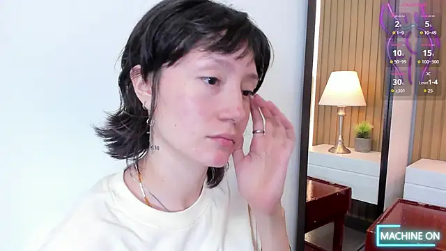 lizzy davis 1 online show from 12.05.25