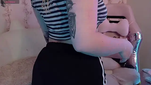 Haelycute online show from 04.11.26