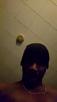 Snapshot of 007Giovani chatting on 01.12.26 007Giovani online show from 01.12.26