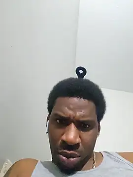 Snapshot of 007Giovani chatting on 02.23.26 007Giovani online show from 02.23.26