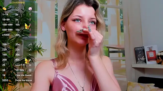 pretty little thing online show from 01.30.25