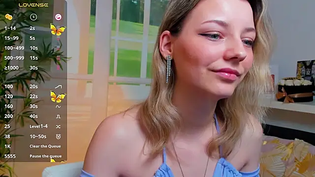 pretty little thing online show from 01.31.25