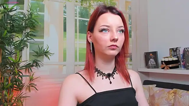 pretty little thing online show from 02.12.25