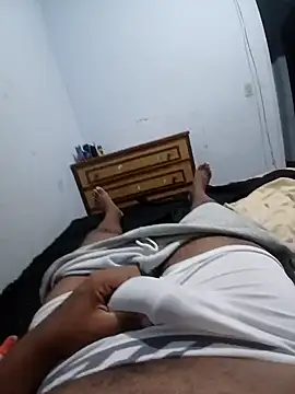 Snapshot of morenogts69 chatting on 02.16.25 morenogts69 online show from 02.16.25