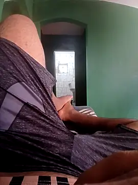 Snapshot of morenogts69 chatting on 09.19.25 morenogts69 online show from 09.19.25