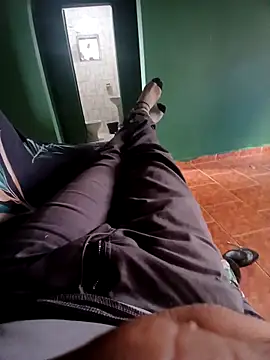 Snapshot of morenogts69 chatting on 09.21.25 morenogts69 online show from 09.21.25