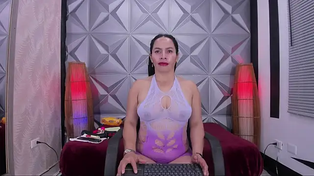 MaduraLuciana online show from 02.26.25