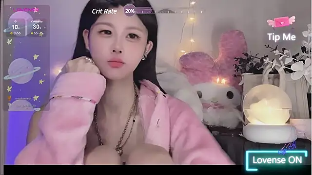 Snapshot of O0_0Q chatting on 12.17.24 O0 0Q online show from 12.17.24