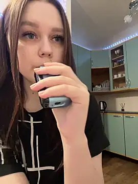 Marylallka5 online show from 12.25.24