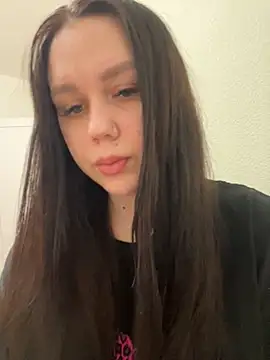 Marylallka5 online show from 11.13.25