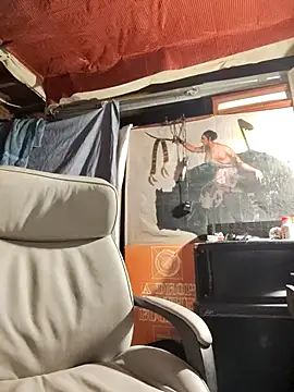 Gillygilly76 online show from 10.30.25