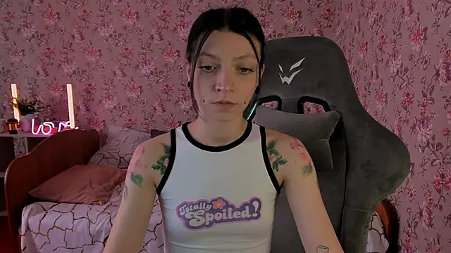 Lolly Haze online show from 11.25.25