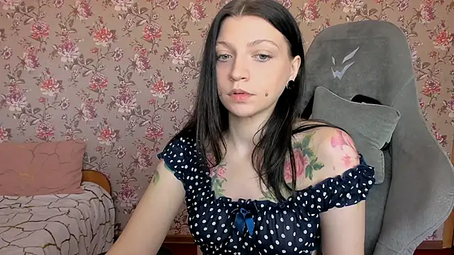 Snapshot of Lolly_Haze chatting on 05.05.26 Lolly Haze online show from 05.05.26