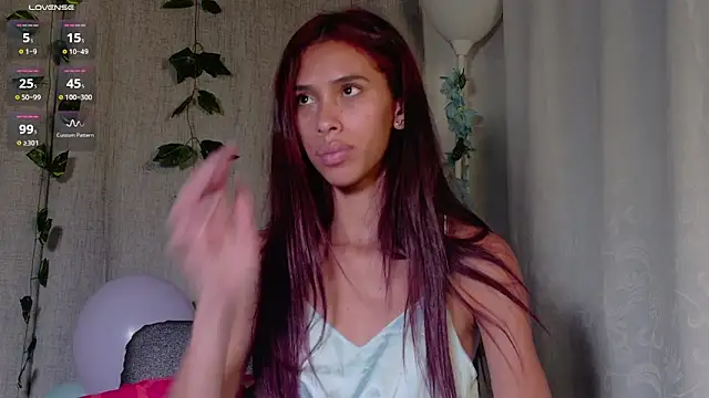 Snapshot of Iamkarlaa_doll chatting on 01.28.25 Iamkarlaa doll online show from 01.28.25