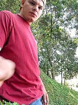 Snapshot of _Ottis_ chatting on 11.07.25 Ottis online show from 11.07.25