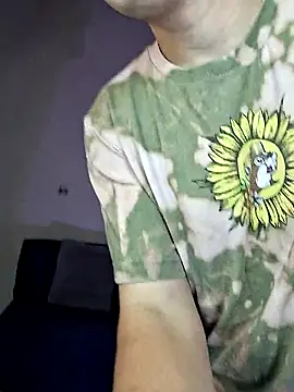 Snapshot of _Ottis_ chatting on 11.26.25 Ottis online show from 11.26.25