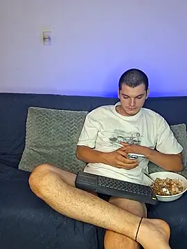 Snapshot of _Ottis_ chatting on 11.29.25 Ottis online show from 11.29.25