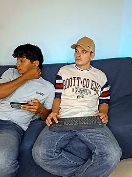 Snapshot of _Ottis_ chatting on 11.30.25 Ottis online show from 11.30.25