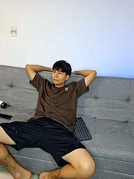 Snapshot of _Ottis_ chatting on 12.01.25 Ottis online show from 12.01.25