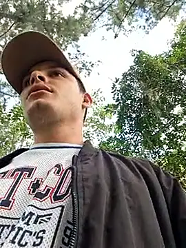 Snapshot of _Ottis_ chatting on 12.13.25 Ottis online show from 12.13.25