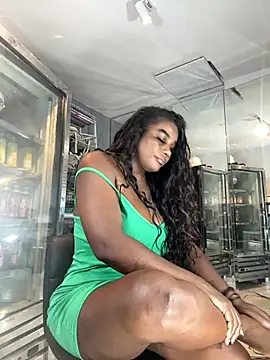 Snapshot of MAREIA_25 chatting on 03.12.25 MAREIA 25 online show from 03.12.25