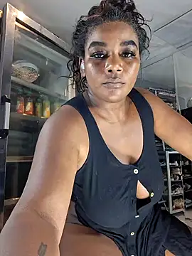 Snapshot of MAREIA_25 chatting on 03.14.25 MAREIA 25 online show from 03.14.25