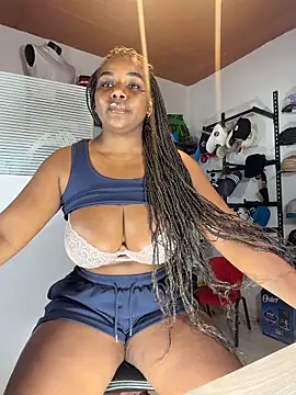 Snapshot of MAREIA_25 chatting on 02.17.26 MAREIA 25 online show from 02.17.26