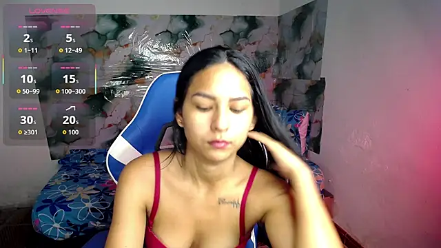 Snapshot of Emma-mae chatting on 02.19.26 Emma-mae online show from 02.19.26