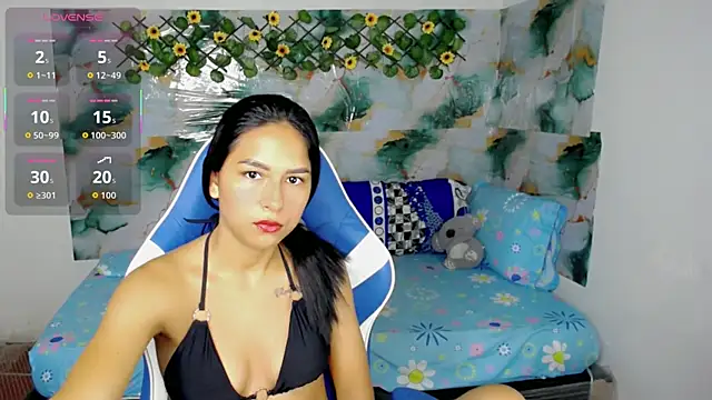 Snapshot of Emma-mae chatting on 03.04.26 Emma-mae online show from 03.04.26