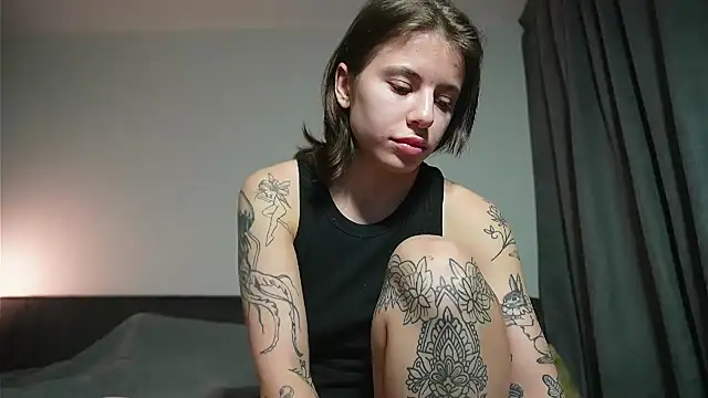 Snapshot of MazzyDoll chatting on 03.01.25 MazzyDoll online show from 03.01.25